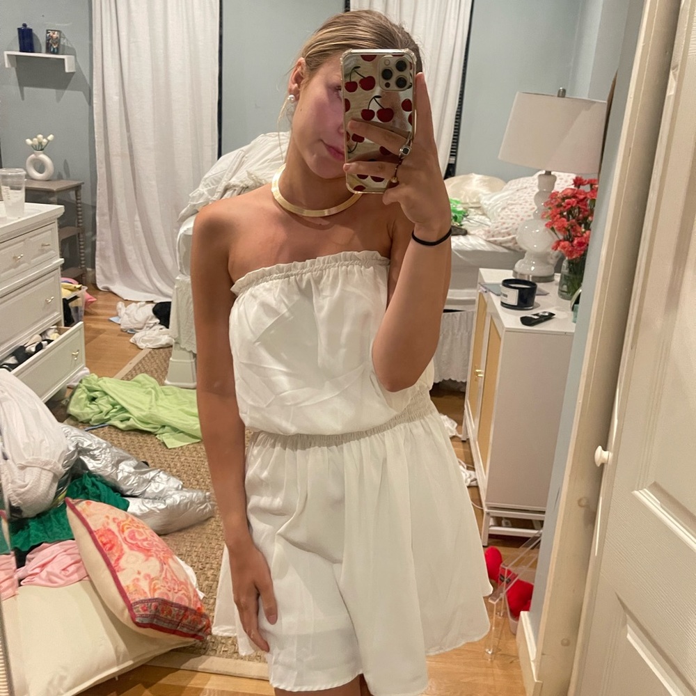 White strapless dress